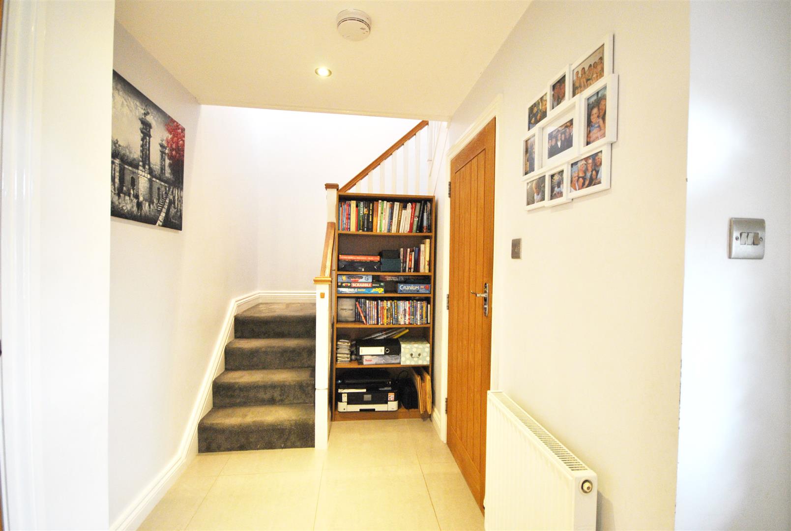 3 Bedrooms, House - End Terrace